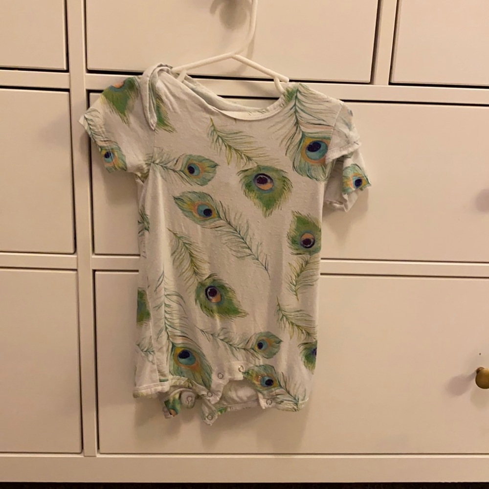 Posh Peanut peacock short romper size 6-12 months